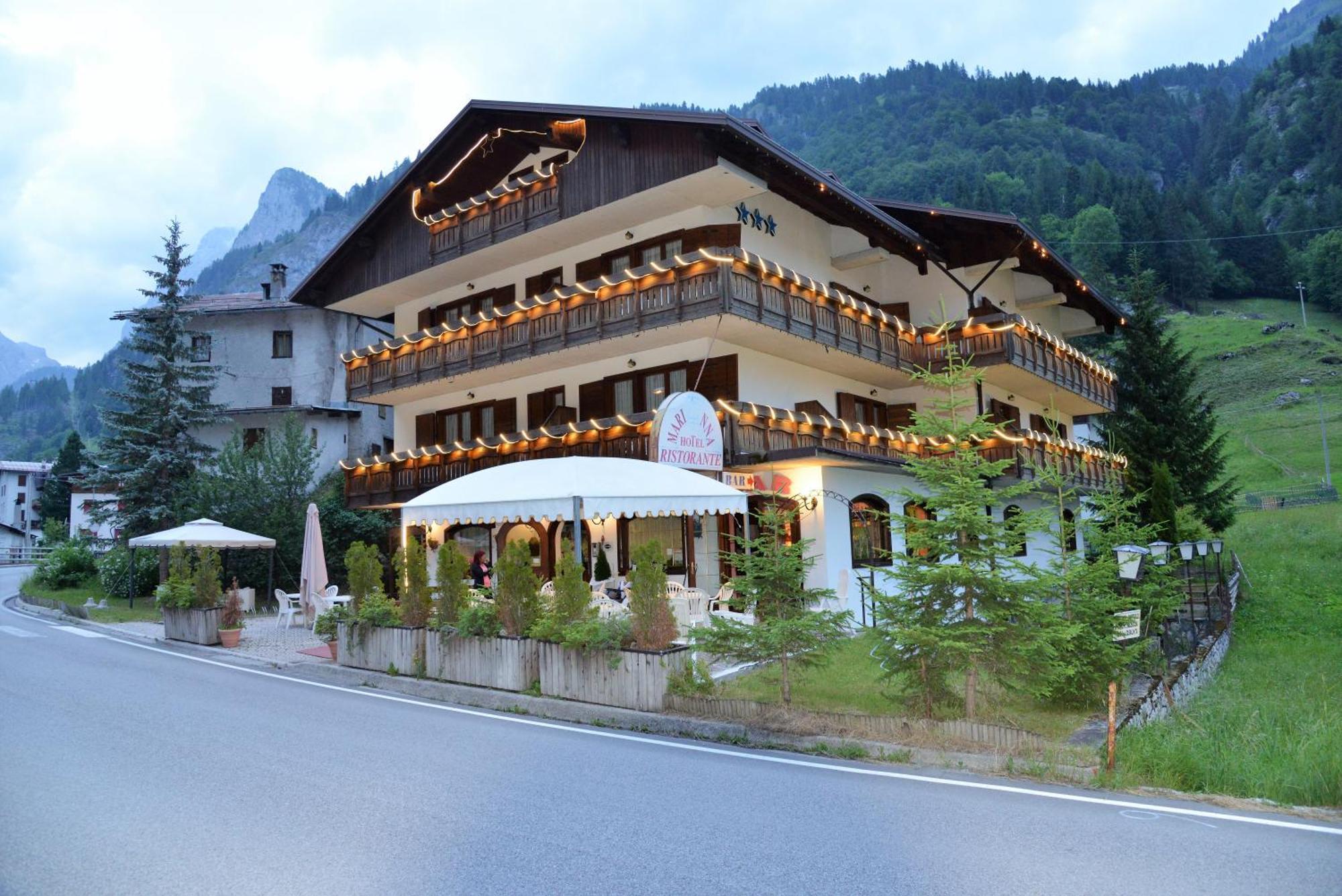 Hotel Marianna Rocca Pietore Exterior foto